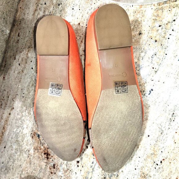 Giraffe Embroidered Orange Suede Flats Womens Size 10 Animal Print Slip-On Shoes - Picture 8 of 9